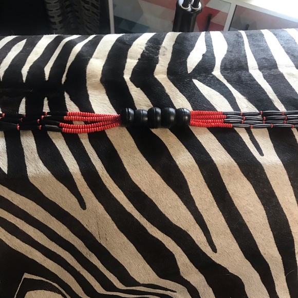 Vibrant wood bead necklace - Picture 11 of 11